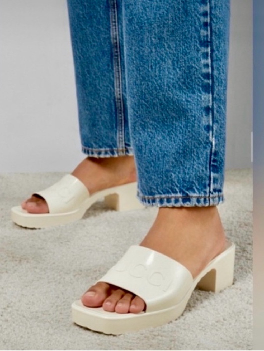 AUTHENTIC GUCCI RUBBER LOGO SLIDES IVORY WHITE SZ 41 BLOCK HEELS